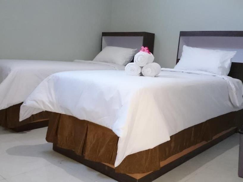 Reddoorz Plus @ Hotel Star 88 Tugu Exterior foto