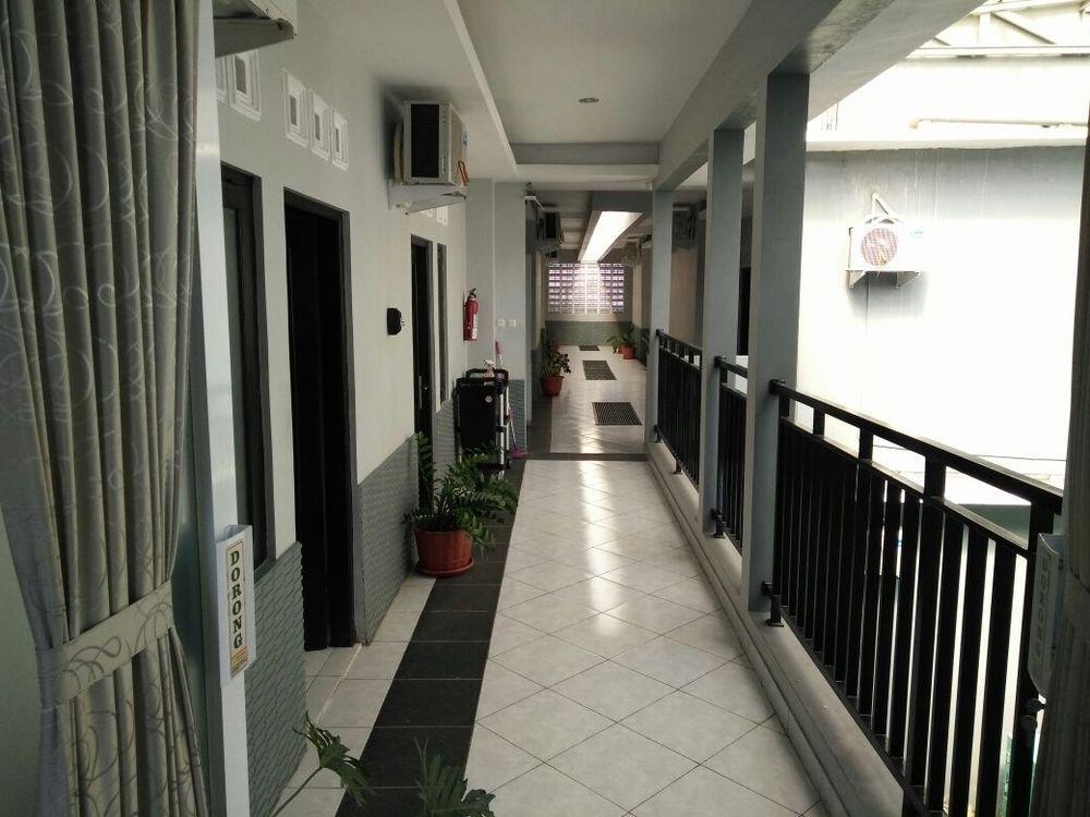 Reddoorz Plus @ Hotel Star 88 Tugu Exterior foto