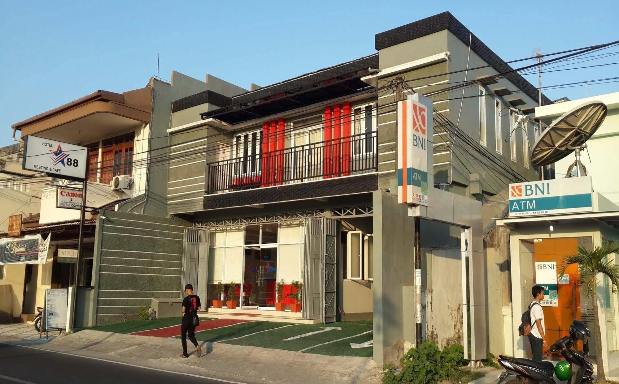 Reddoorz Plus @ Hotel Star 88 Tugu Exterior foto