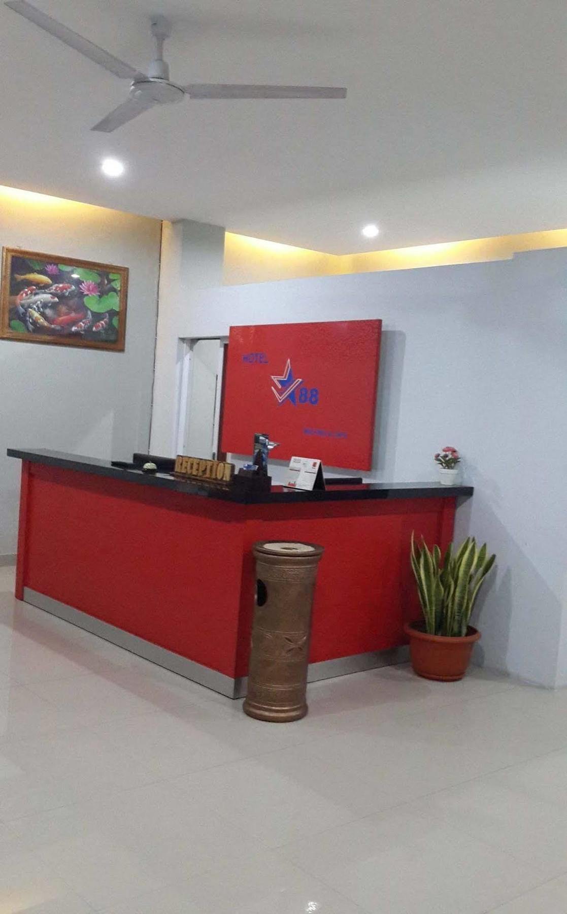Reddoorz Plus @ Hotel Star 88 Tugu Exterior foto