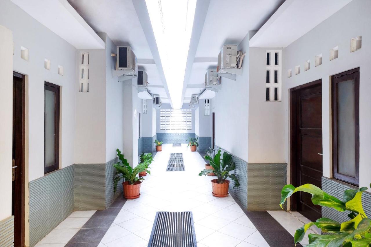 Reddoorz Plus @ Hotel Star 88 Tugu Exterior foto