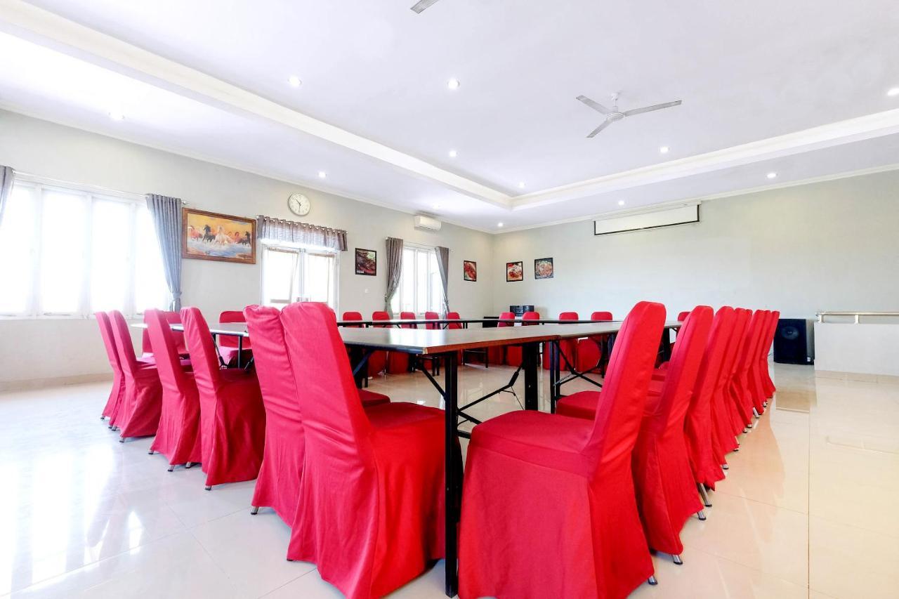 Reddoorz Plus @ Hotel Star 88 Tugu Exterior foto