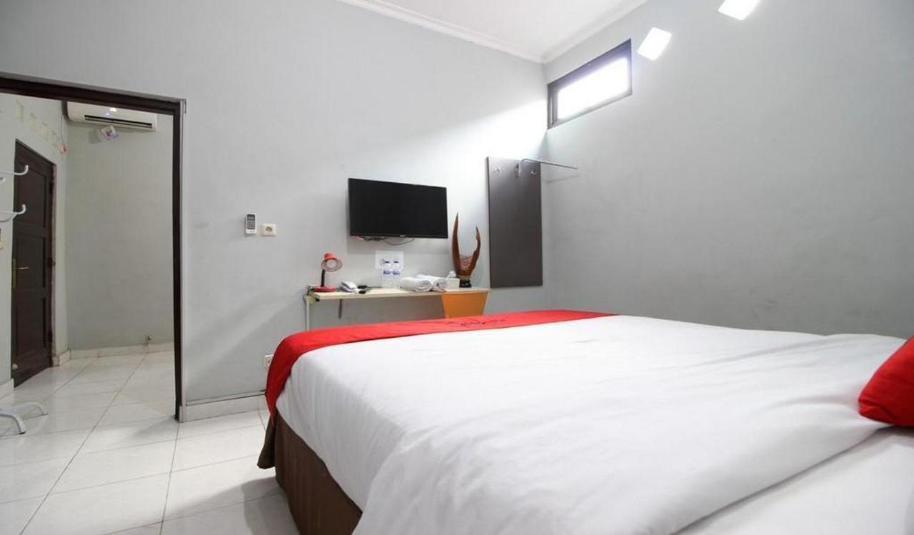 Reddoorz Plus @ Hotel Star 88 Tugu Exterior foto