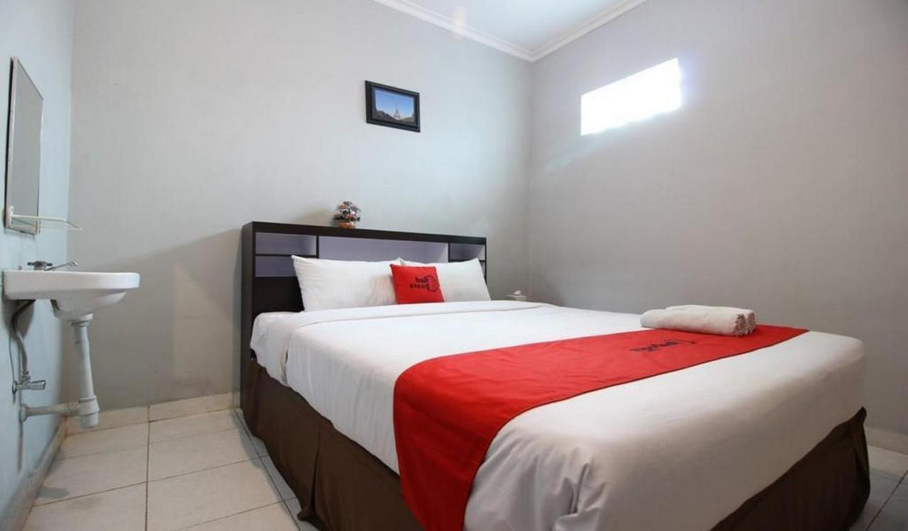 Reddoorz Plus @ Hotel Star 88 Tugu Exterior foto