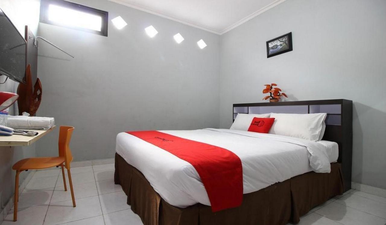 Reddoorz Plus @ Hotel Star 88 Tugu Exterior foto